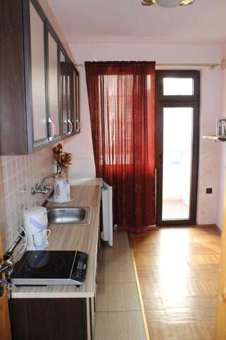 Гостевой дом Guest House Dara Царево Двухместный номер "Комфорт" с 2 отдельными кроватями и балконом-4